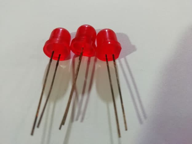 LED قرمز مات 8mm تایوانی بسته 5 تایی