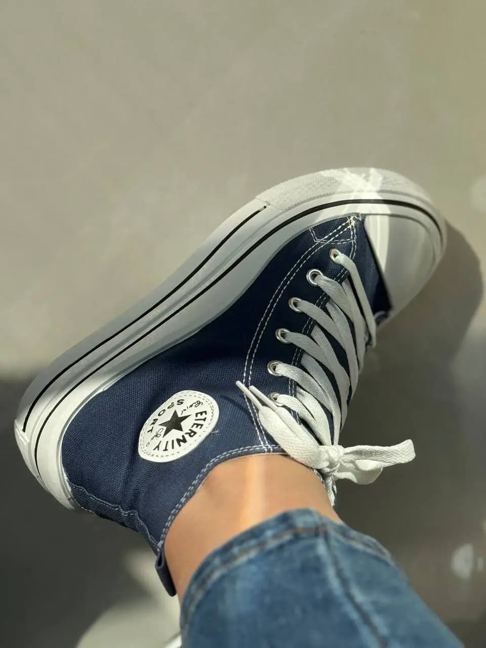 کفش اسپورت آل استار لژدار — تصویر ۲