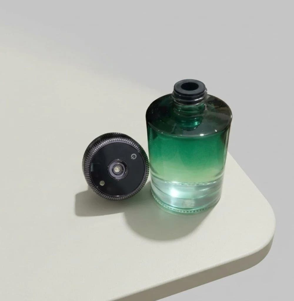 پخش کننده عطر هوشمند خودرو و رومیزی مدل MS002 | باتری ۳۰۰ میلیآمپری سایز بزرگ — تصویر ۲