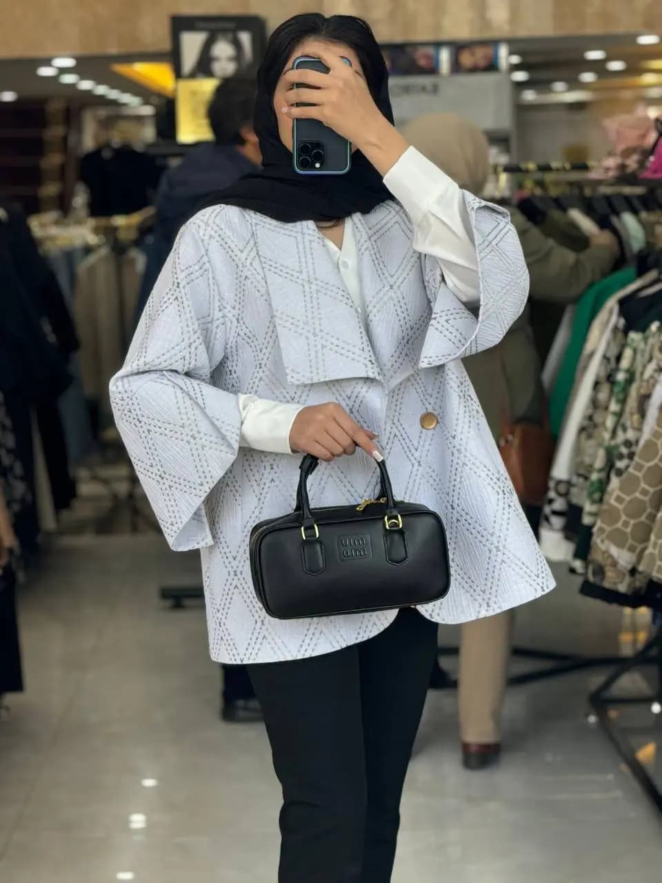 مانتو طرح لوزی مدیمو — تصویر ۳