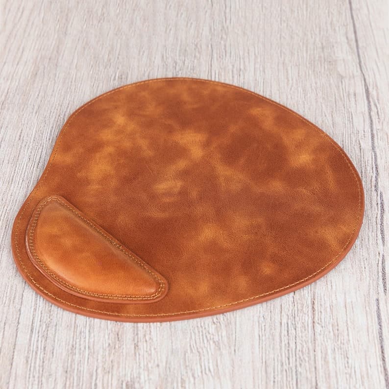 موس پد چرم طبیعی مدل Mousepad 23 | سیلوا چرم — تصویر ۵