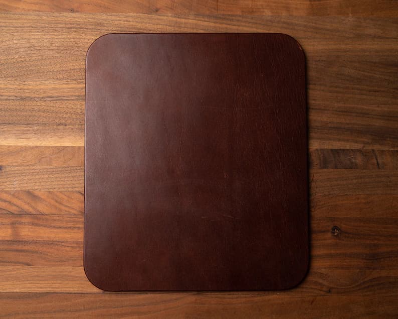 موس پد چرم طبیعی مدل Mousepad 21 | سیلوا چرم — تصویر ۴