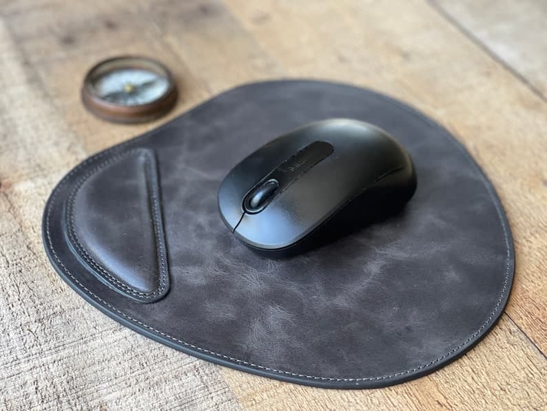 موس پد چرم طبیعی مدل Mousepad 20 | سیلوا چرم — تصویر ۵
