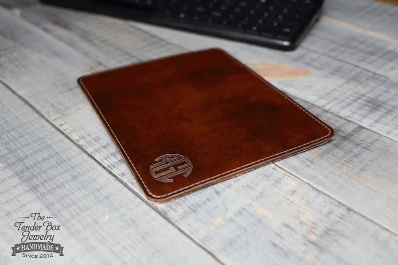 موس پد چرم طبیعی مدل Mousepad 18 | سیلوا چرم — تصویر ۴