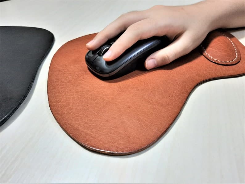 موس پد چرم طبیعی مدل Mousepad 15 | سیلوا چرم — تصویر ۵