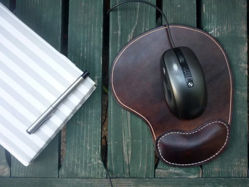 موس پد چرم طبیعی مدل Mousepad 04 | سیلوا چرم — تصویر ۷
