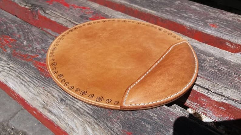 موس پد چرم طبیعی مدل Mousepad 01 | سیلوا چرم — تصویر ۴