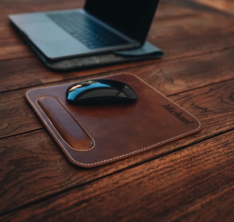 موس پد چرم طبیعی مدل Mousepad 02 | سیلوا چرم — تصویر ۴