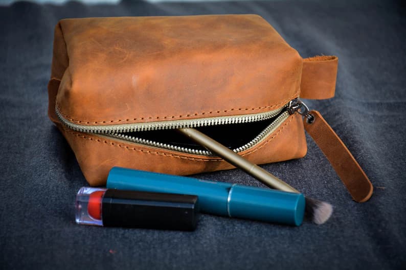 کیف آرایشی زنانه چرم طبیعی مدل Makeup Bag 22 | سیلوا چرم — تصویر ۲