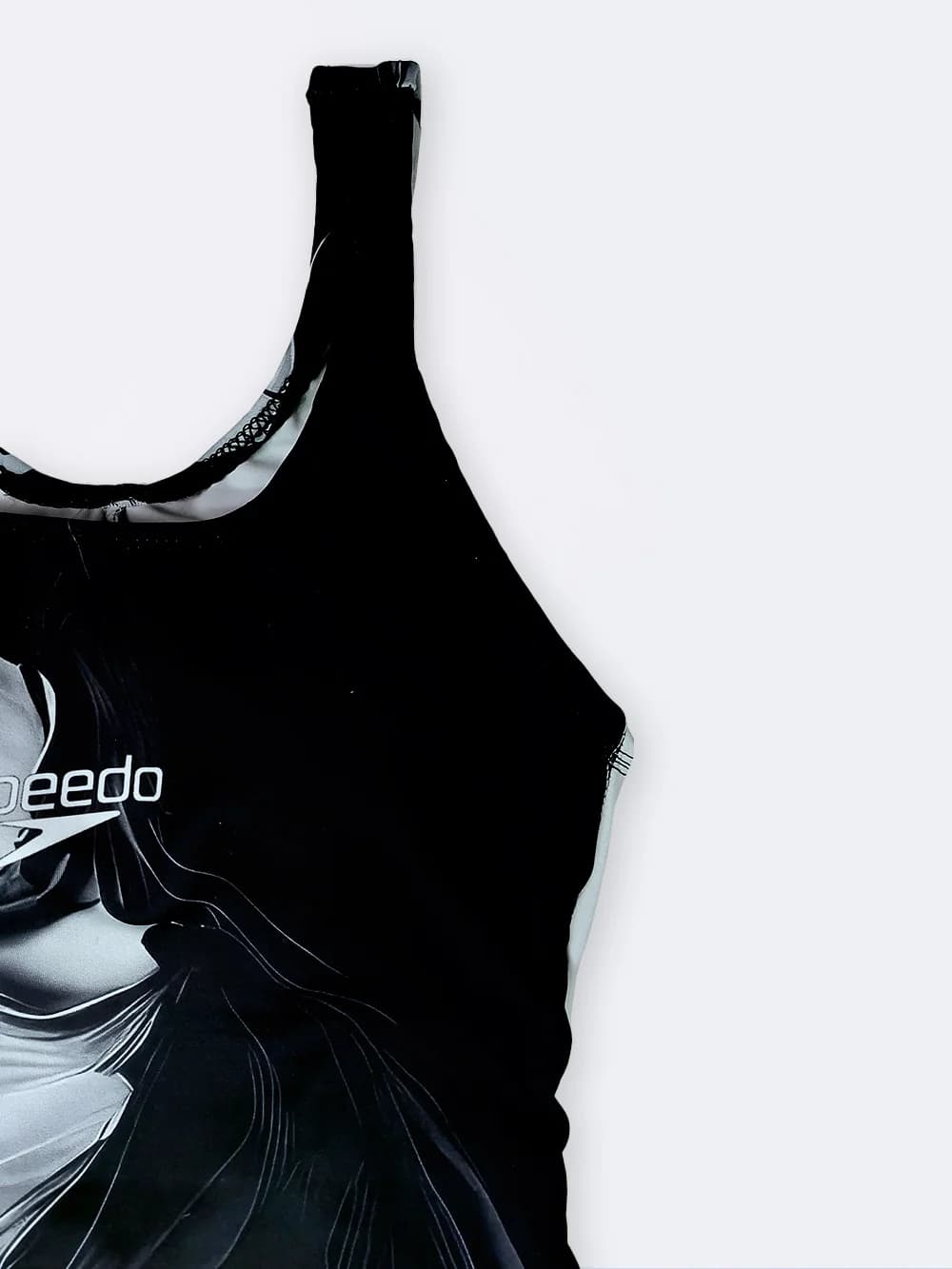لباس شنا زنانه اسلیپ با رنگبندی خاص مشکی و سفید پشت قهرمانی اسپیدو ( Speedo ) — تصویر ۵