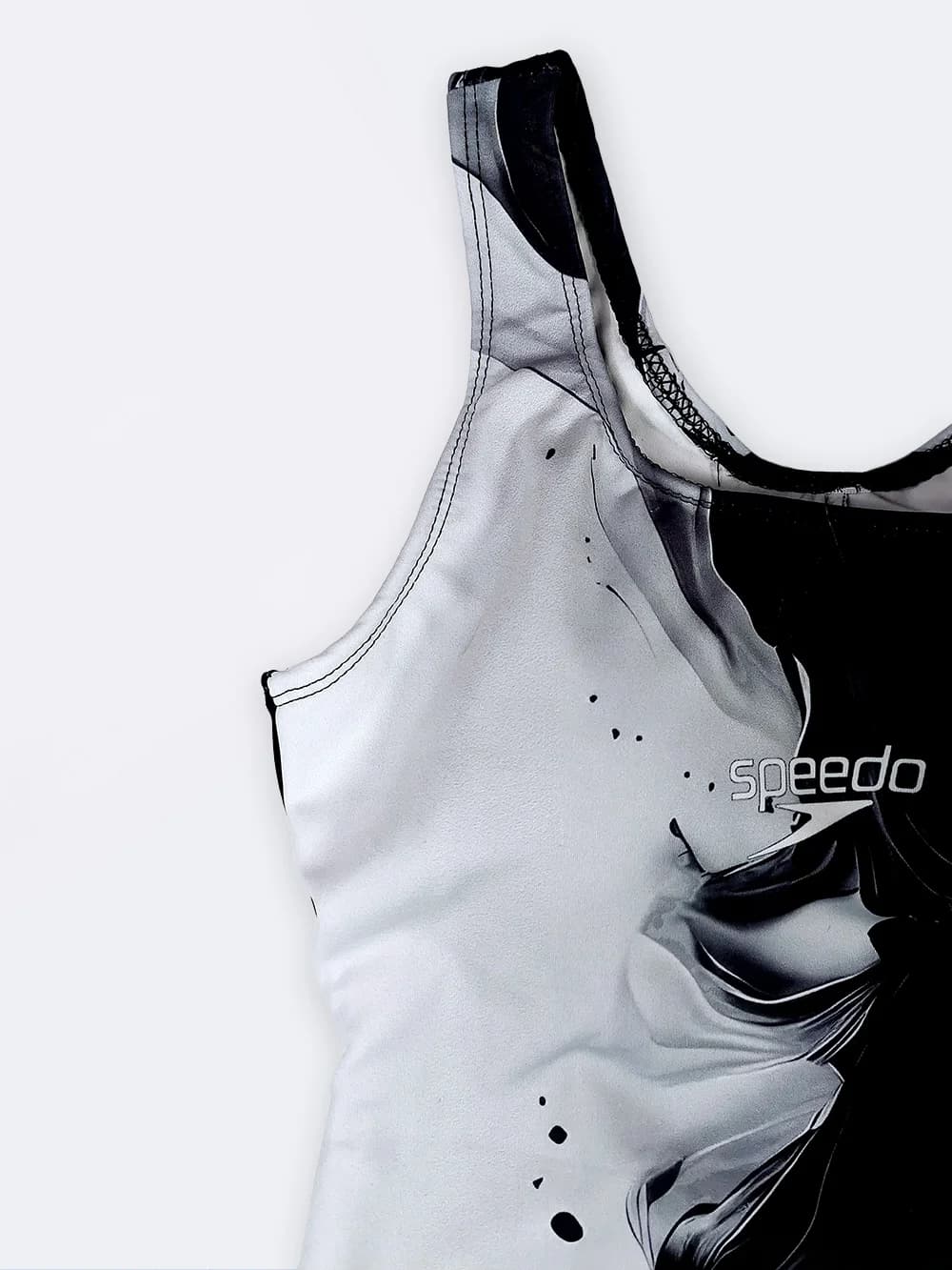 لباس شنا زنانه اسلیپ با رنگبندی خاص مشکی و سفید پشت قهرمانی اسپیدو ( Speedo ) — تصویر ۶