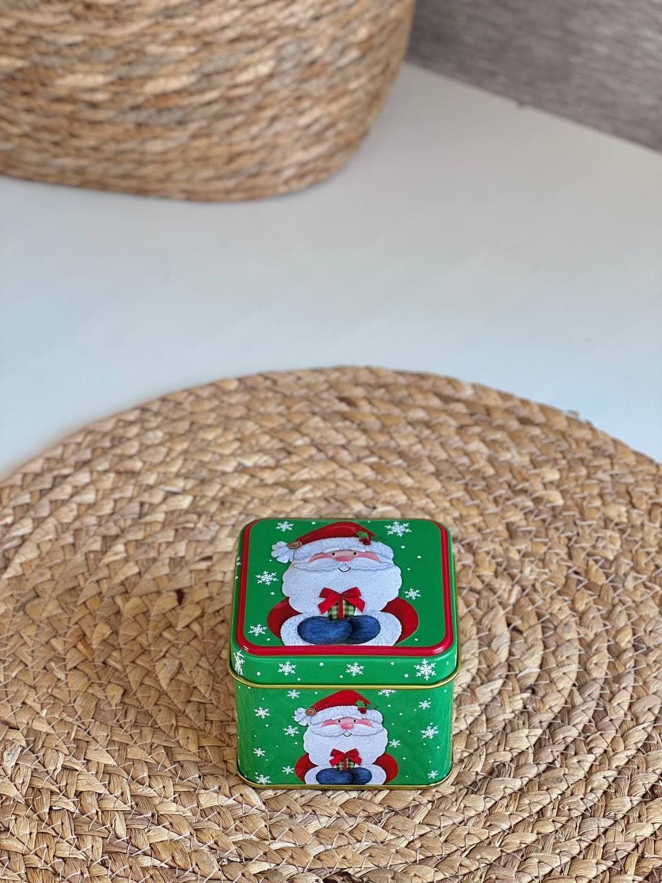 قوطی فلزی مربع طرح کریسمسی برجسته کد 18-413 — تصویر ۷