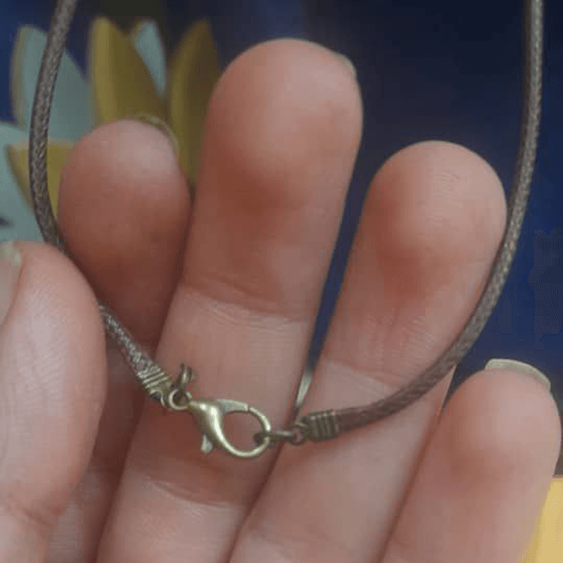 گردنبند چوبی طرح سیمرغ — تصویر ۲