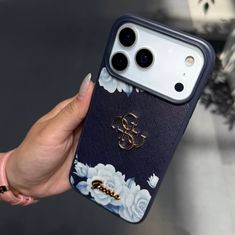 قاب آیفون ۱۶ و ۱۷ Flowers GUESS سرمه‌ای C4702