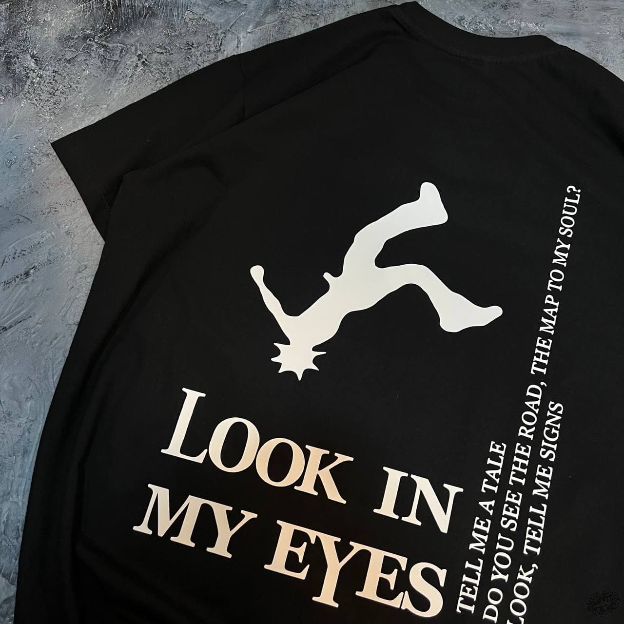 تیشرت طرح Look in my eyes — تصویر ۲