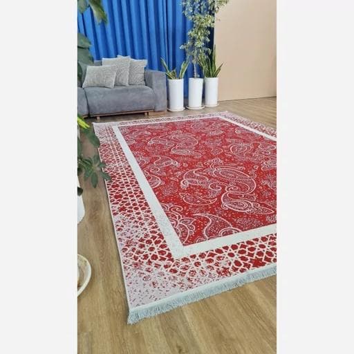 فرشینه | فرش چاپی برند حسن نیا چاپی هازان ترک آلبالویی طرح بته جقه h278 (پس کرایه) — تصویر ۴