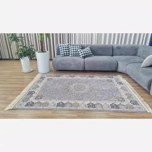 فرشینه | فرش چاپی برند حسن نیا چاپی هازان ترک طرح طوسی سنتی h224 (پس کرایه) — تصویر ۷