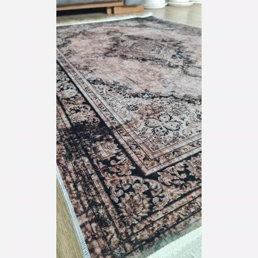 فرشینه | فرش چاپی برند حسن نیا چاپی مخمل طرح نسکافه ای وینتیج 142 (پس کرایه) — تصویر ۴