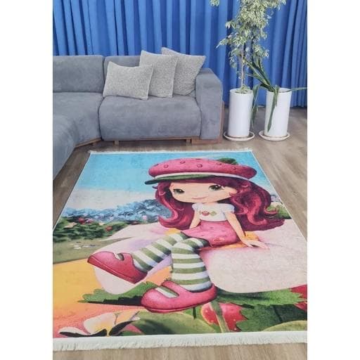 فرشینه | فرش چاپی برند حسن نیا کودک مخمل دختر توت فرنگی کد F 99 (پس کرایه) — تصویر ۴