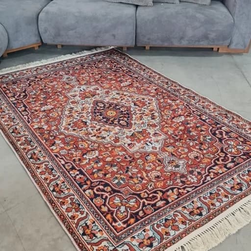 فرشینه | فرش چاپی برند حسن نیا چاپی مخمل سنتی لاکی ضد پرز h160 (پس کرایه)