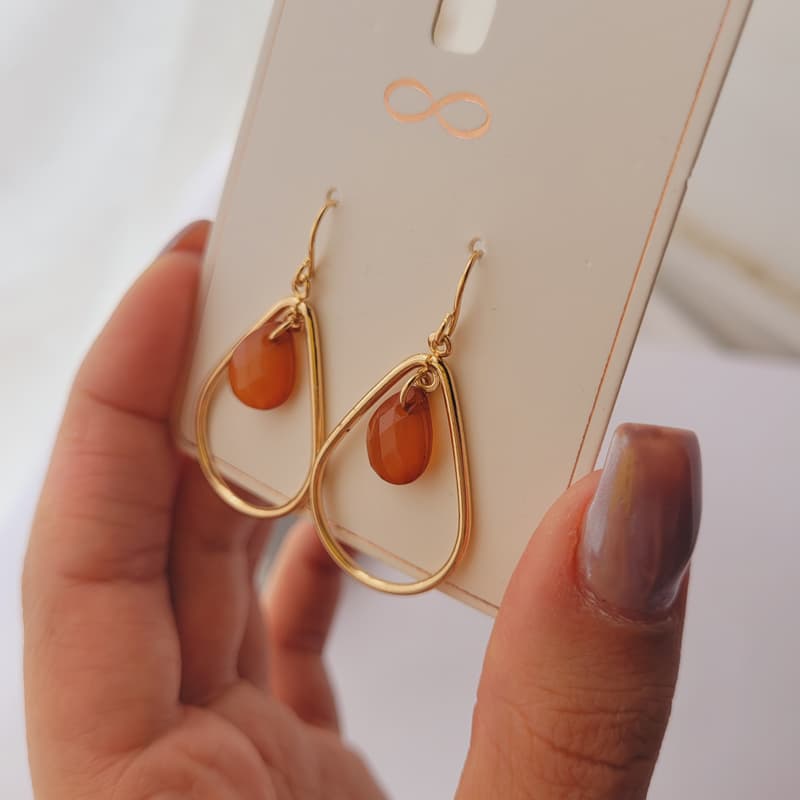 گوشواره آویز اشکی میله ای نارنجی — تصویر ۲