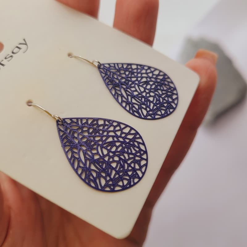 گوشواره حصیری آبی — تصویر ۲