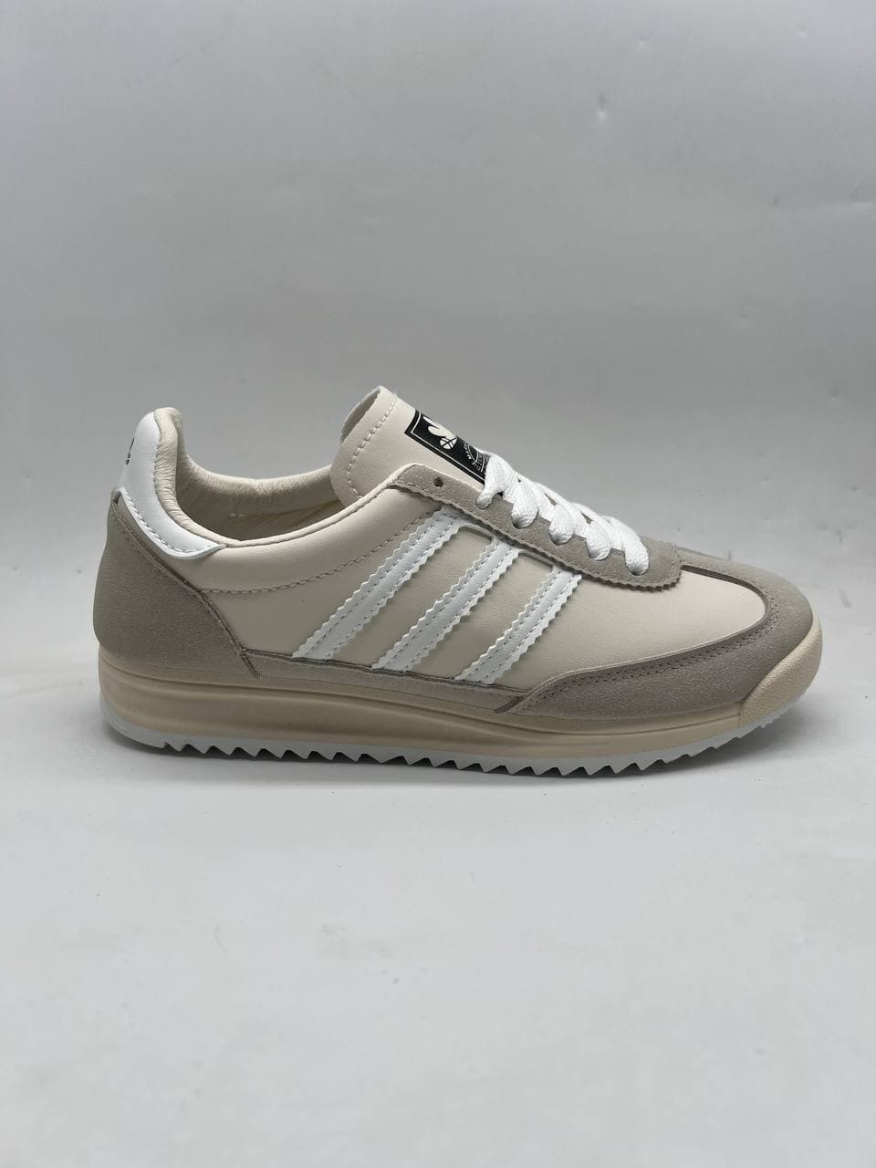 کفش ادیداس سامبا کرم خاکستری beige gray Adidas Samba shoes