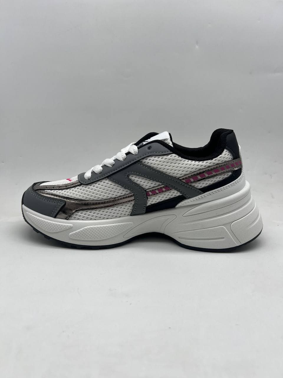 کفش نایک p6000 سفید قرمز white red Nike P-6000 shoes — تصویر ۴
