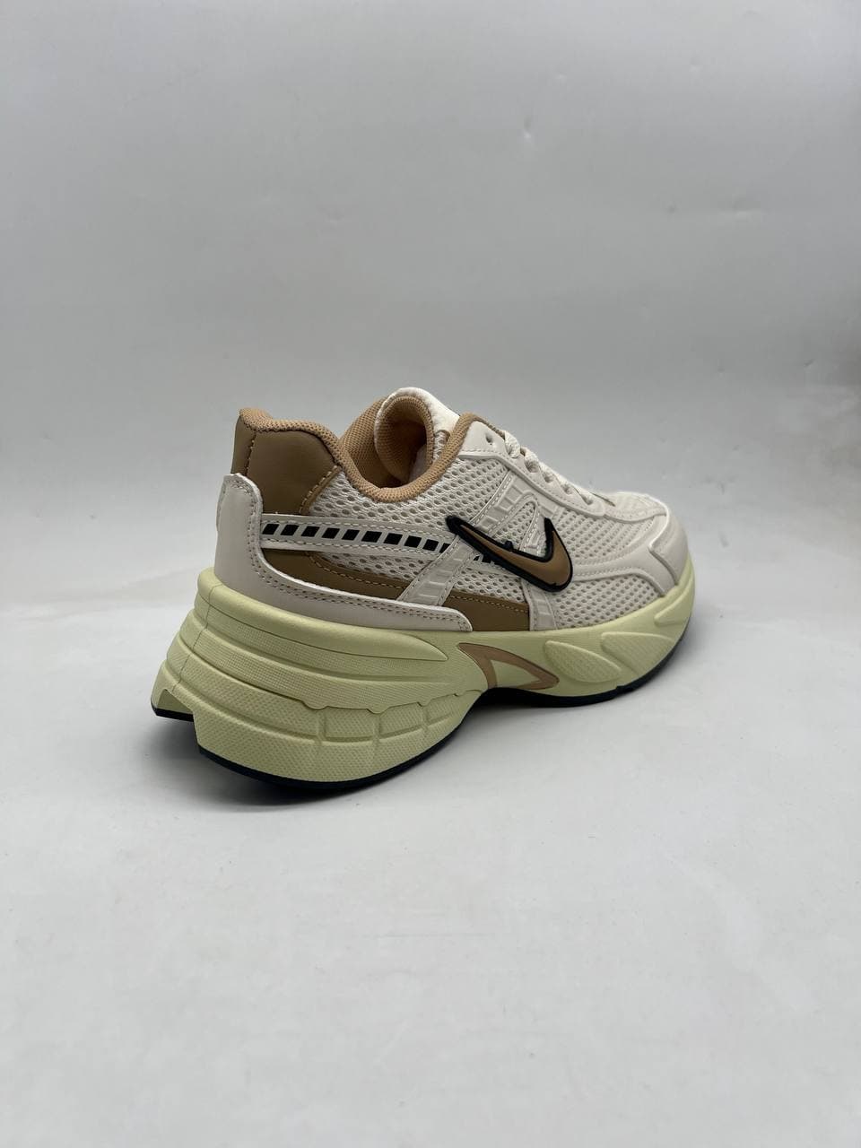 کفش نایک p6000 کرم خاکی beige khaki Nike P-6000 shoes — تصویر ۴