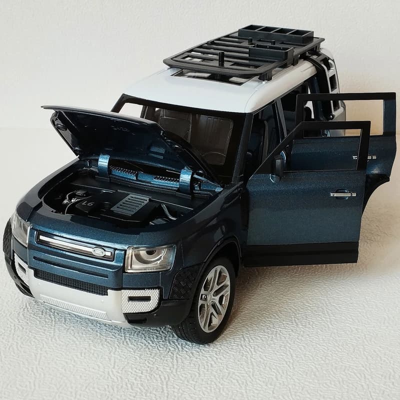 ماشین بازی چه ژی مدل Range Rover Defender — تصویر ۴