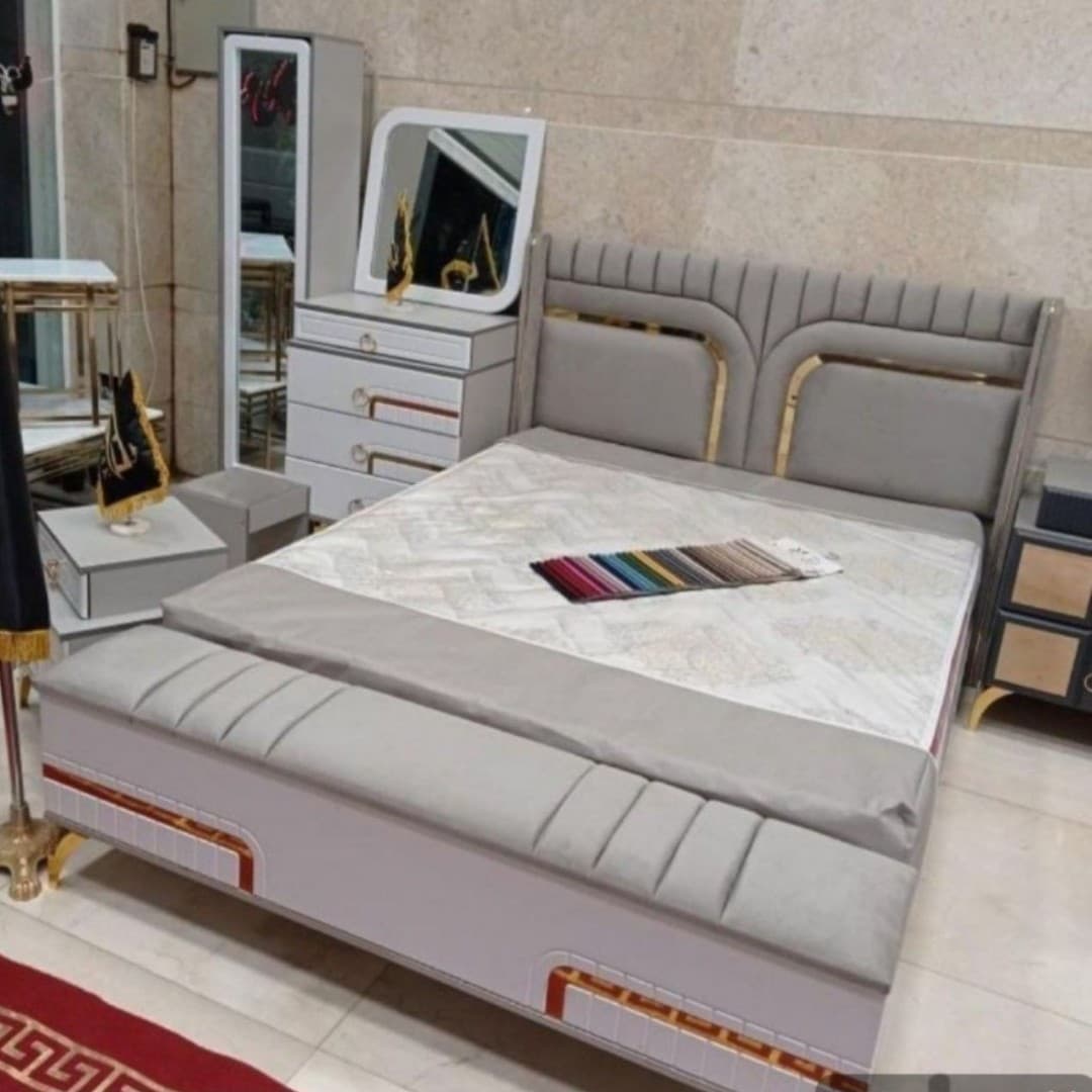 سرویس خواب پرشین با آینه قدی و پاف مبلمان فرنا مدل 1142250 — تصویر ۳
