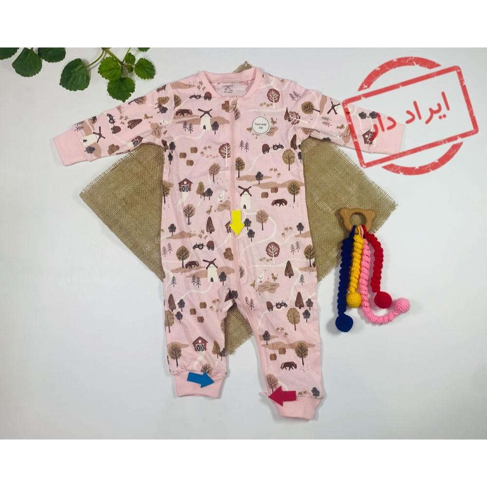 ایراد دار _ سرهمی نوزادی دخترانه آستین بلند برند لیندکس طرح درخت و مزرعه بدون جورابی جلو زیپی صورتی رنگ – 6 تا 9 ماه