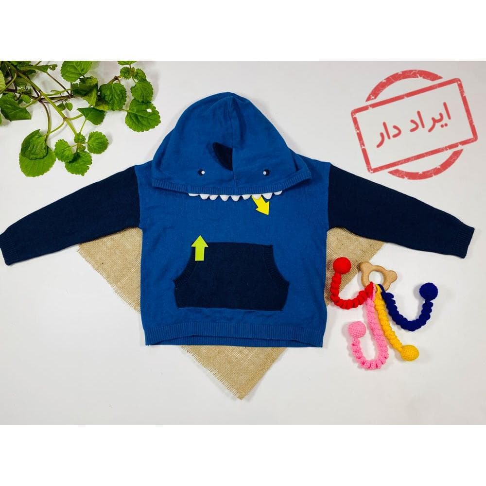 ایراد دار _ سویشرت نوزادی پسرانه آستین بلند طرح ساده کلاه دار جلو بسته جیب دار آبی رنگ – 6 تا 12 ماه