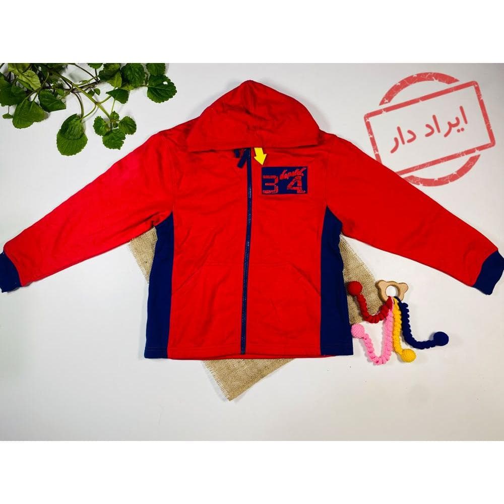 ایراد دار _ سویشرت پسرانه آستین بلند طرح پشت طرح دار جلو زیپی جیب دار کلاه دار قرمز رنگ – 8 تا 10 سال