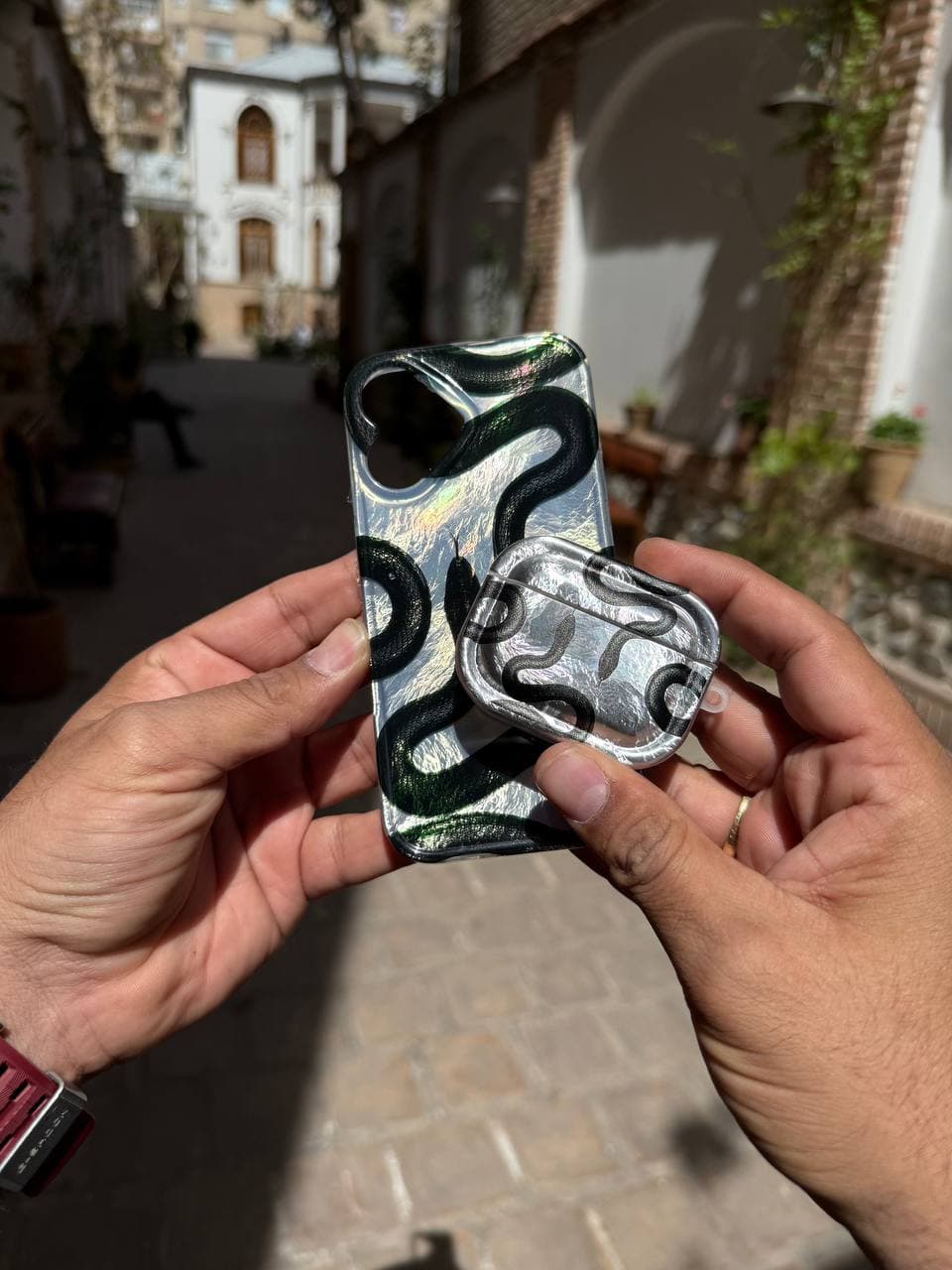 کاور ایرپاد Black Snake — تصویر ۳