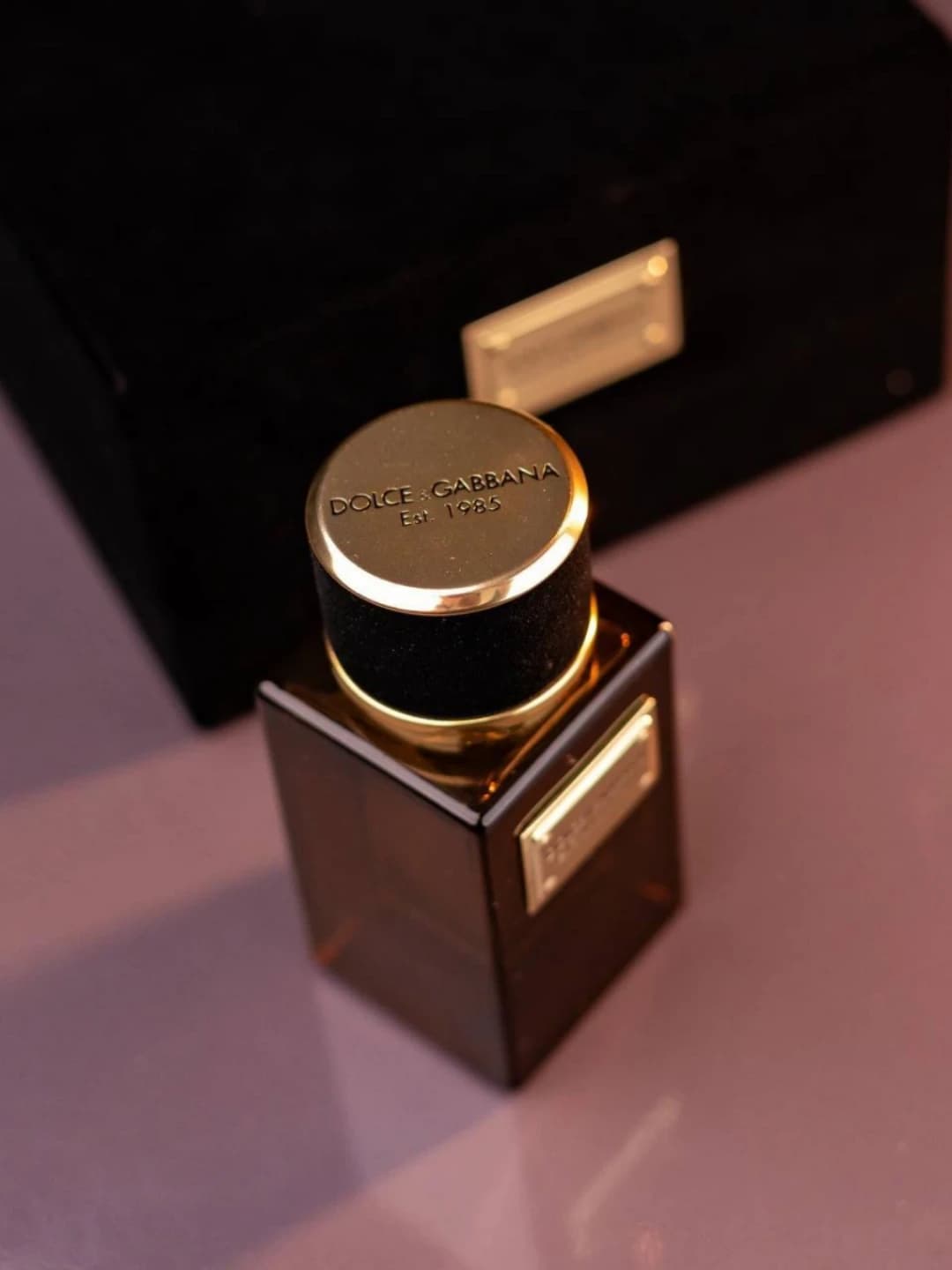 ادکلن دولچه گابانا ولوت بلک پچولی Dolce Gabbana Velvet Black P — تصویر ۴