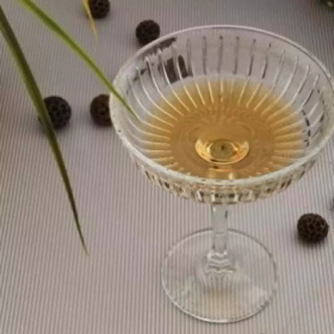پاشاباغچه – گیلاس ( جام ) اشرافی مدل جوی 440320 — تصویر ۲