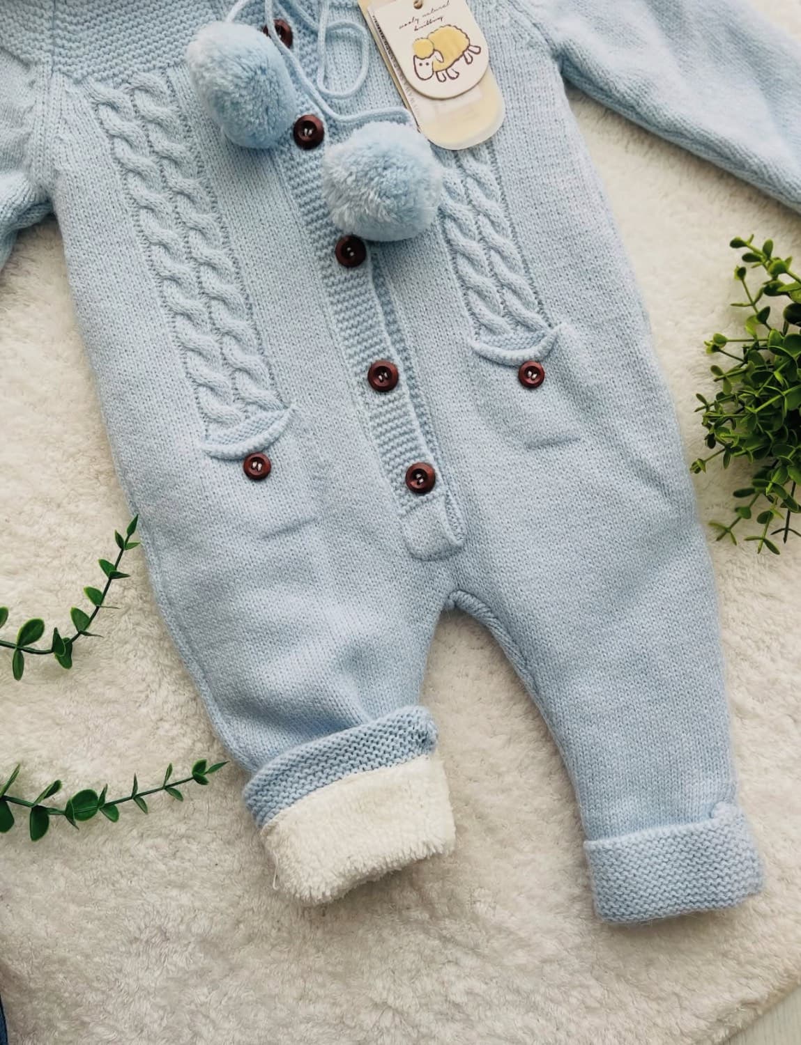 سرهمی بافت منگوله دار آبی داخل تدی برند baby mio — تصویر ۲