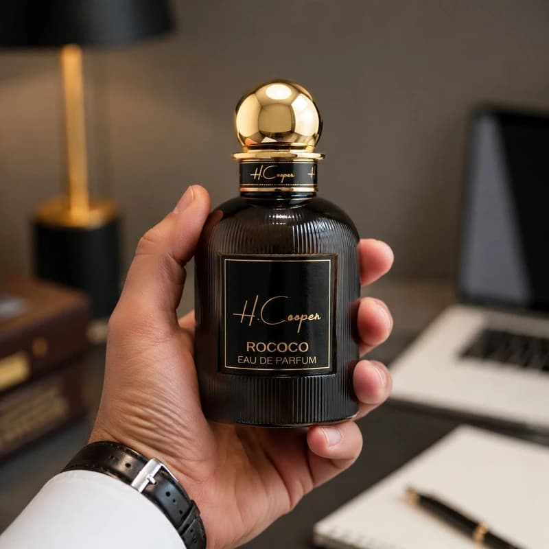 ادوپرفیوم مردانه اچ کوپر مدل Rococo با رایحه تلخ و چوبی حجم 100 میلی‌لیتر — تصویر ۳