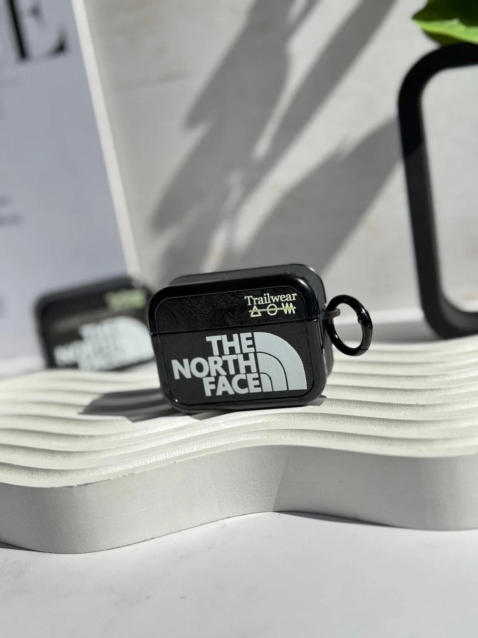 کاور ایرپاد Trailwear نورث فیس (کدa0226) مناسب برای airpods 4 — تصویر ۳