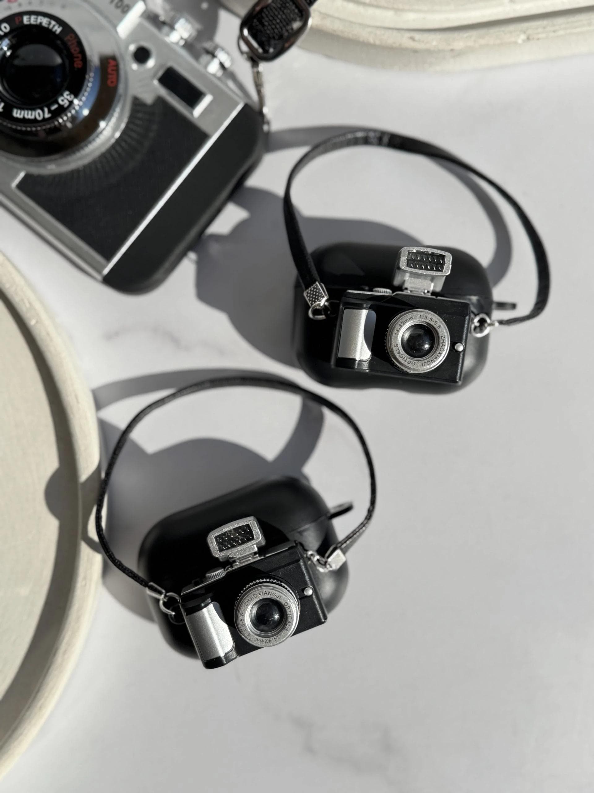کاور ایرپاد 3D camera (کدa0225) مناسب برای airpods 4 — تصویر ۳