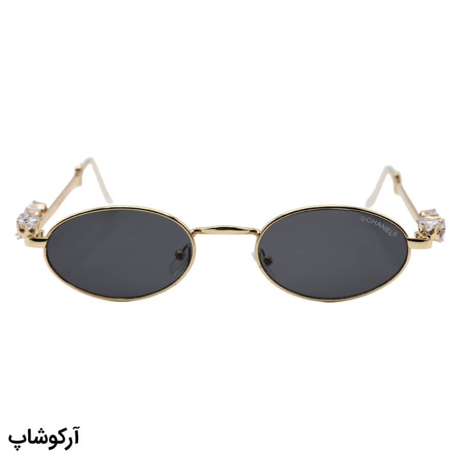 عینک آفتابی زنانه با فریم بیضی، طلایی رنگ، نگین دار و عدسی دودی تیره Chanel مدل 30678 — تصویر ۳