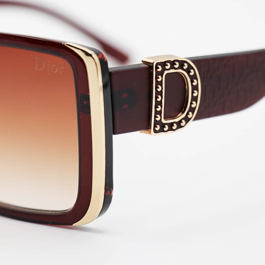 عینک آفتابی Christian Dior با فریم مربعی شکل، مشکی رنگ و لنز دودی سایه روشن مدل M9068 — تصویر ۱۰