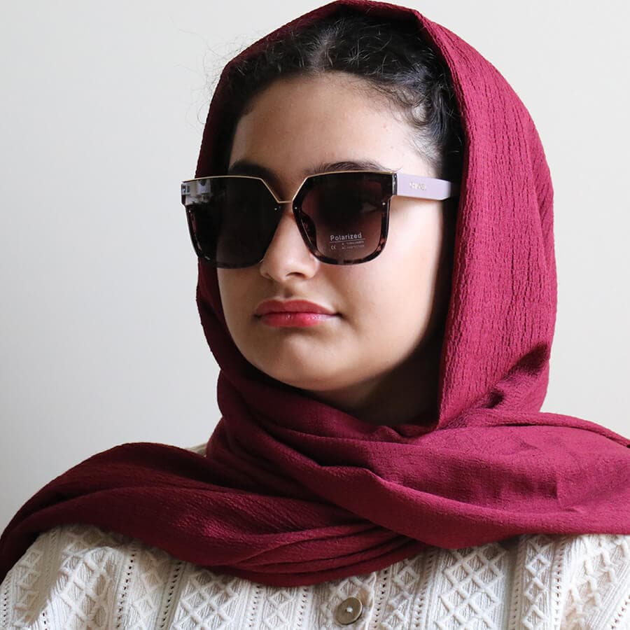 عینک آفتابی پلاریزه شنل با فریم و دسته قهوه ای رنگ مدل P6809 — تصویر ۲