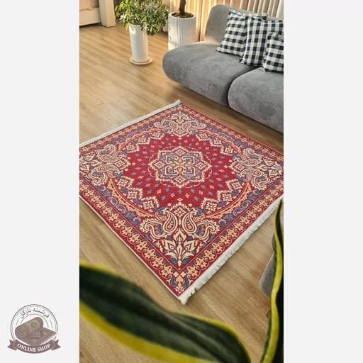 فرشینه مخمل مربعی استُپ دار ( اصلا سُر نمیخوره ) q117 — تصویر ۳