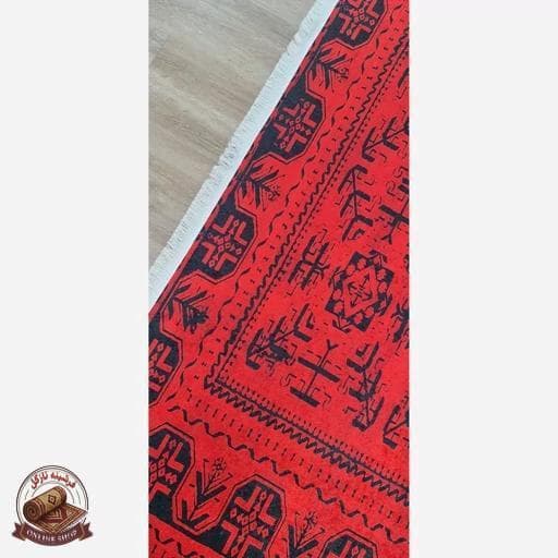 فرشینه قرمز مشکی u452 با طرح سنتی و هندسی، بافت مخملی مدرن استپدار، قابل سفارش در ابعاد دلخواه — تصویر ۸