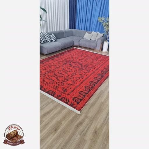 فرشینه قرمز مشکی u452 با طرح سنتی و هندسی، بافت مخملی مدرن استپدار، قابل سفارش در ابعاد دلخواه — تصویر ۵