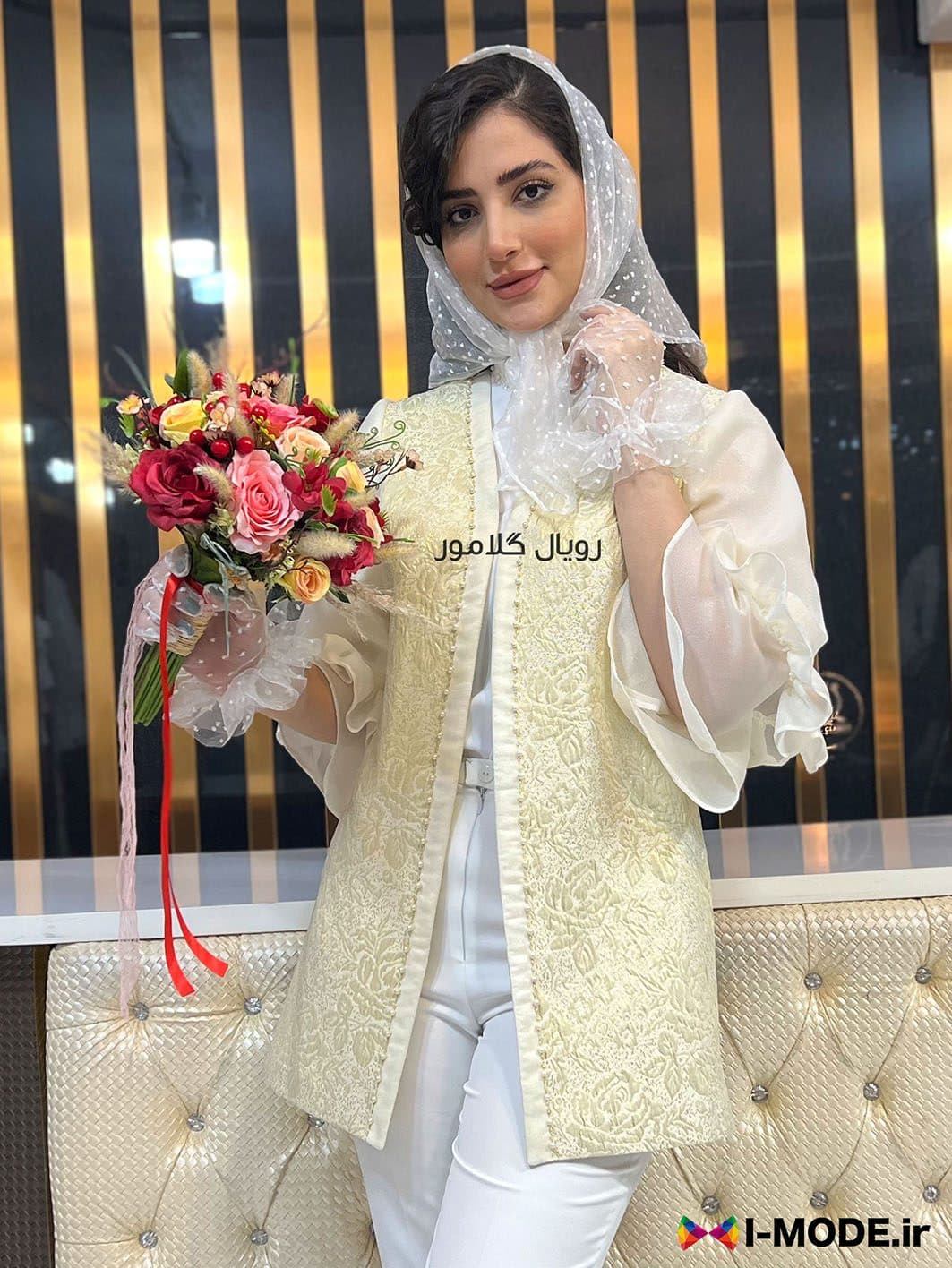مانتو ژاکارد طلایی جدید مدل جلوه مانتو مجلسی جدید زنانه جذاب — تصویر ۲