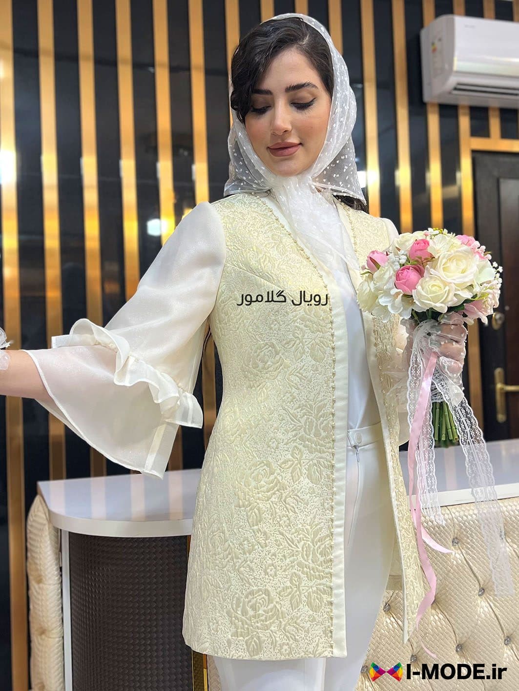 مانتو ژاکارد طلایی جدید مدل جلوه مانتو مجلسی جدید زنانه جذاب — تصویر ۸