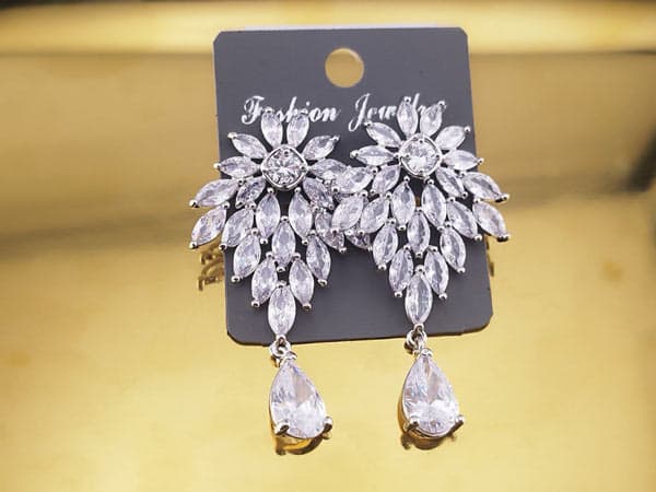 گوشواره مجلسی فول نگین آویز اشکی